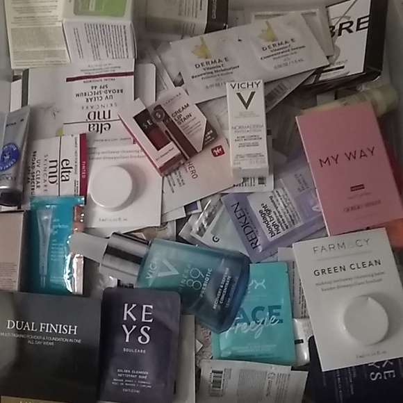 🆕 High end Make up/ Skincare mystery box - Picture 6 of 16